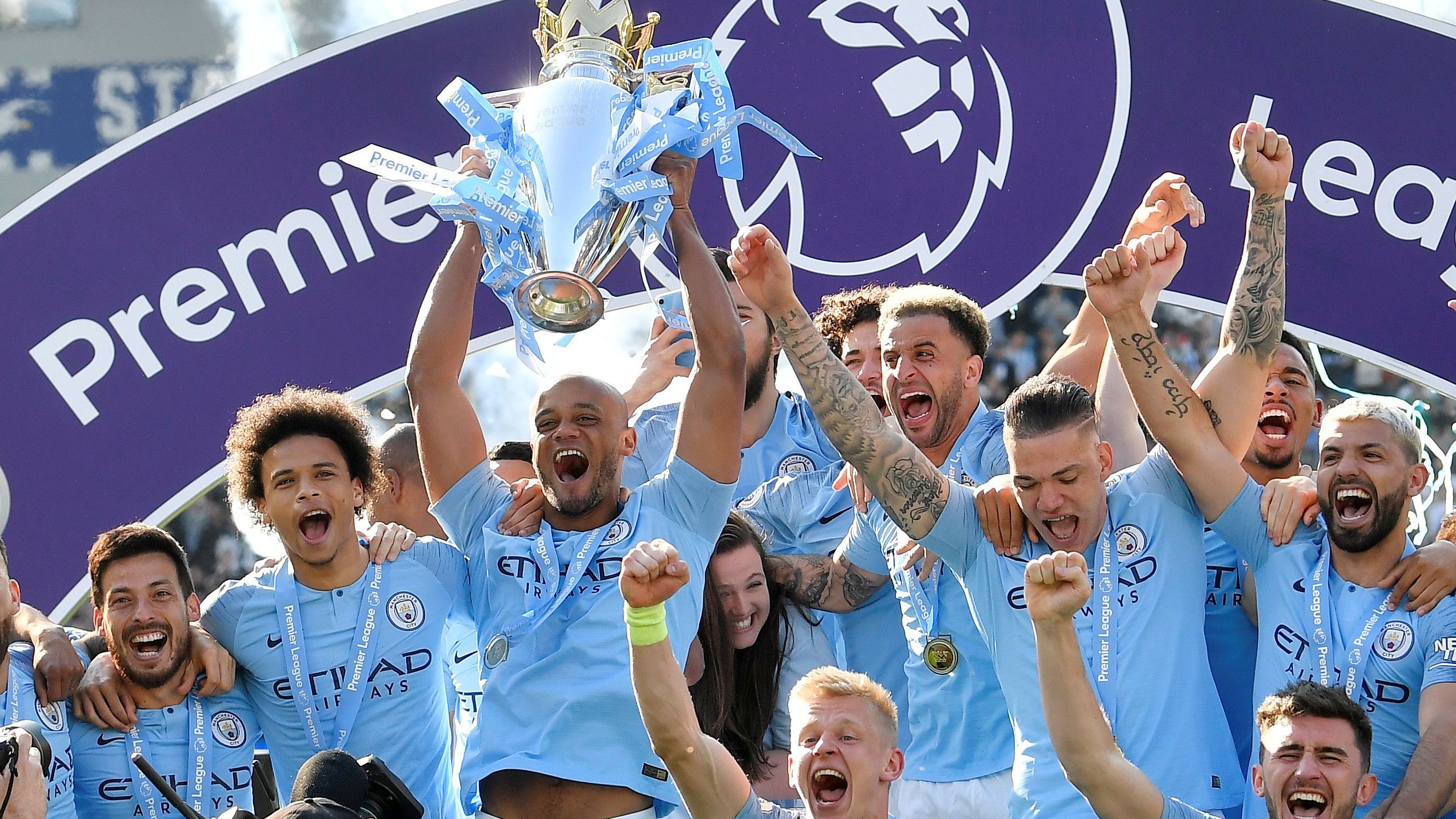 马拉松“最快女护士”因违规兼职取酬，被医院警告处分6个月